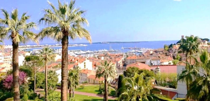Bourgeois Vue mer Cannes Moulures Parquet